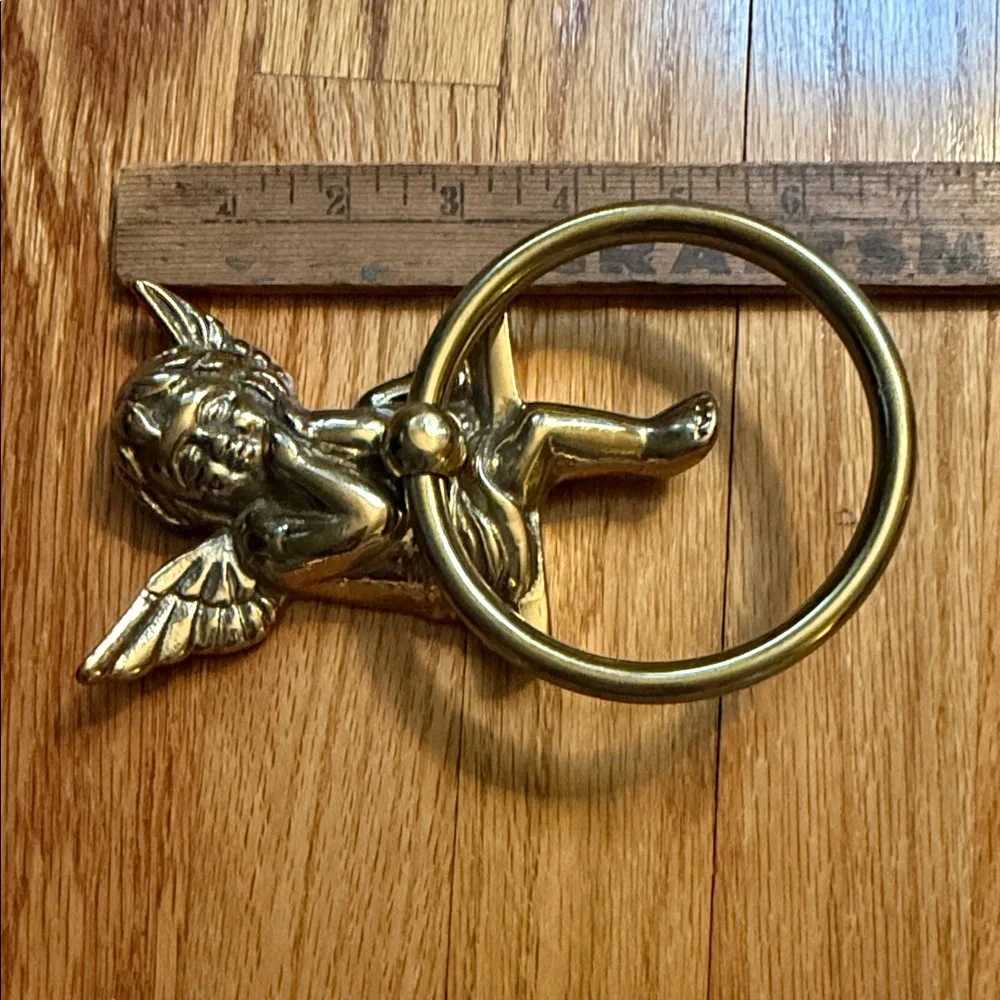 Angel Ring Wall Hooks in Gold – Decorative Cherub Hanging Hooks (Pair)